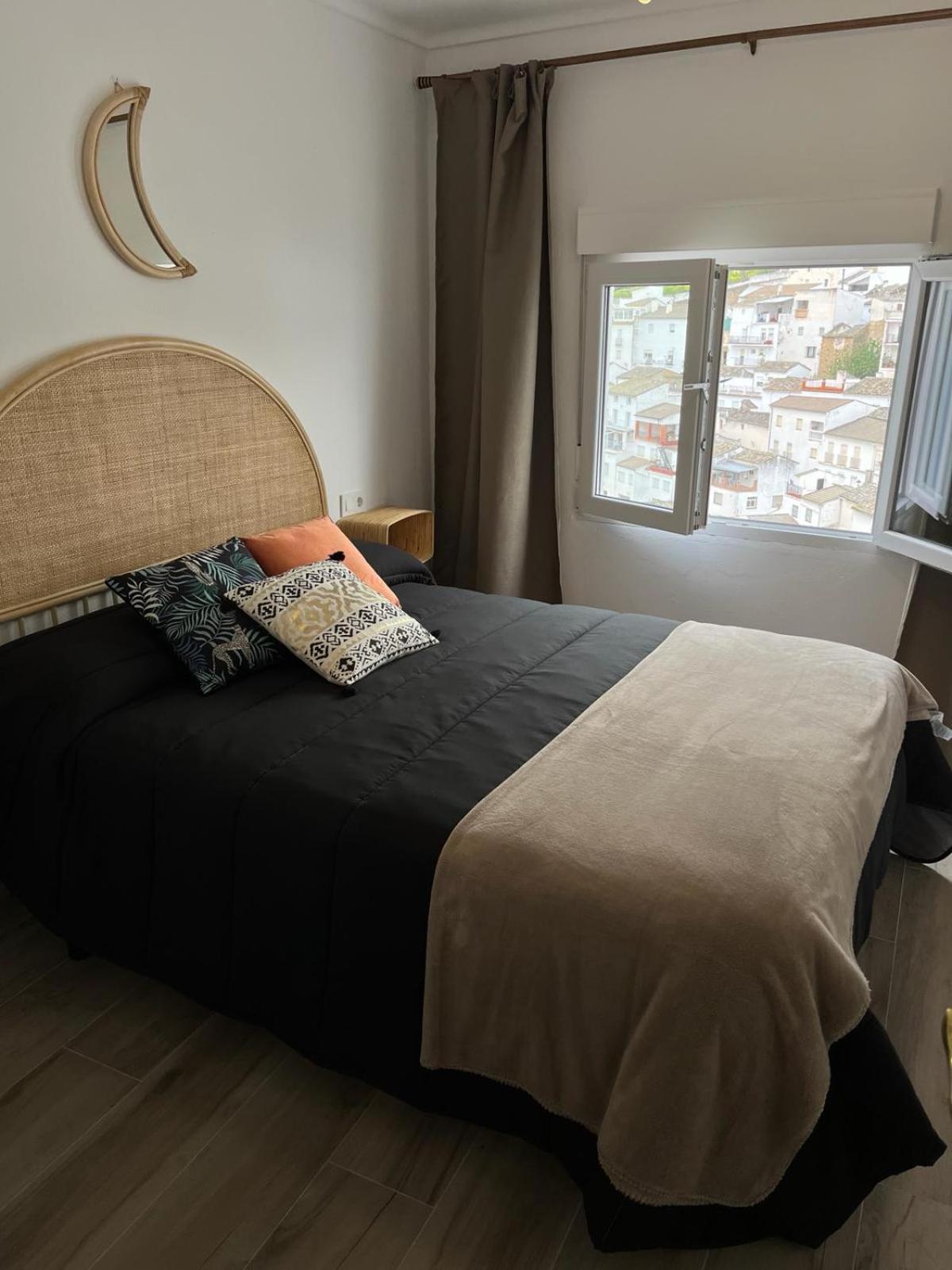 Apartamento El Patio. Setenil De Las Bodegas Luaran gambar