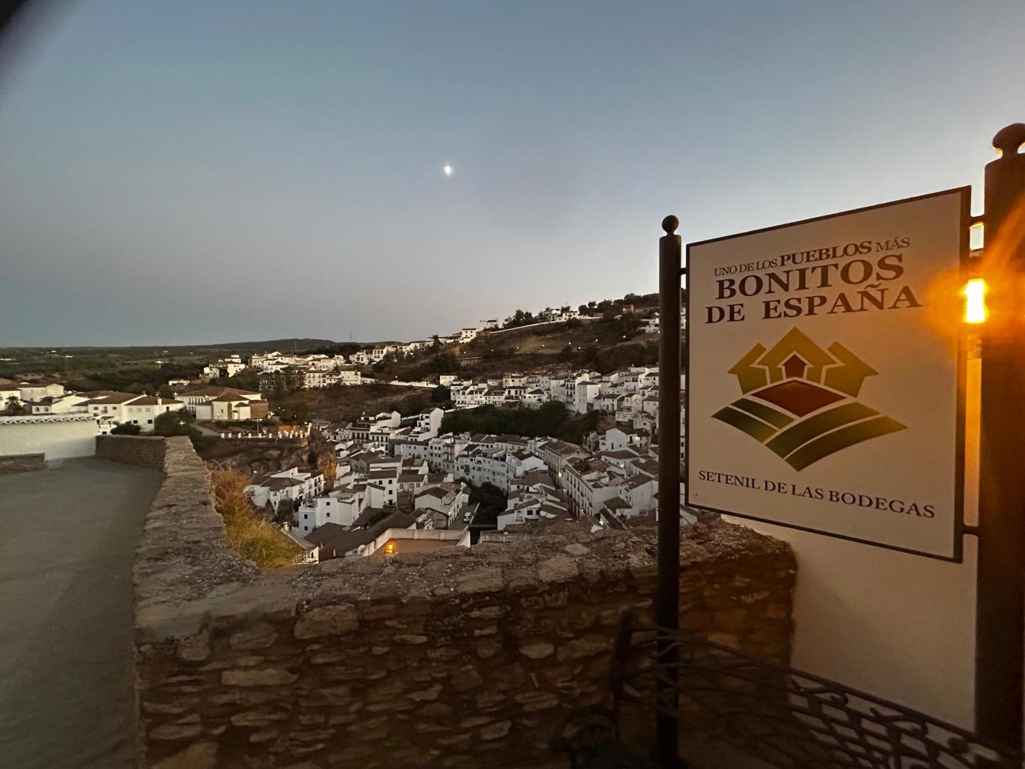 Apartamento El Patio. Setenil De Las Bodegas Bilik gambar